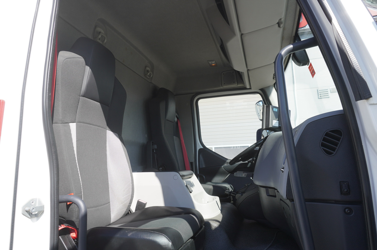 Refrigerator truck RENAULT D12 / Lamberet refrigerated truck / Dhollandia tail lift 1500 kg / 130 thousand km !!: picture 22