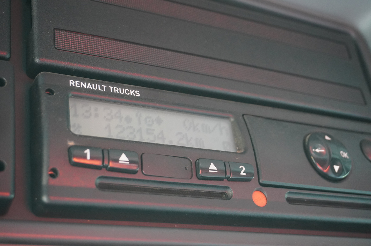 RENAULT K380 6×4 / FASSI F175 crane 7.85 t / 120 thousand km! / 2-sided tipper - Tipper, Crane truck: picture 2 RENAULT K380 6×4 / FASSI F175 crane 7.85 t / 120 thousand km! / 2-sided tipper - Tipper, Crane truck: picture 2