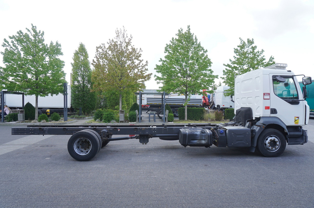 RENAULT Renault D16 / frame 7.5 m / differential lock / 3 units - Container transporter/ Swap body truck: picture 5 RENAULT Renault D16 / frame 7.5 m / differential lock / 3 units - Container transporter/ Swap body truck: picture 5