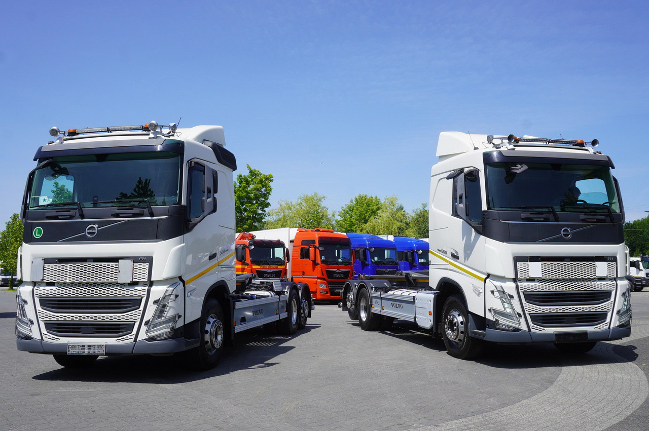 VOLVO FH 500 / VDL hooklift 21 tons / 2022 / steering 3d axle / 2 units - Hook lift truck: picture 2 VOLVO FH 500 / VDL hooklift 21 tons / 2022 / steering 3d axle / 2 units - Hook lift truck: picture 2