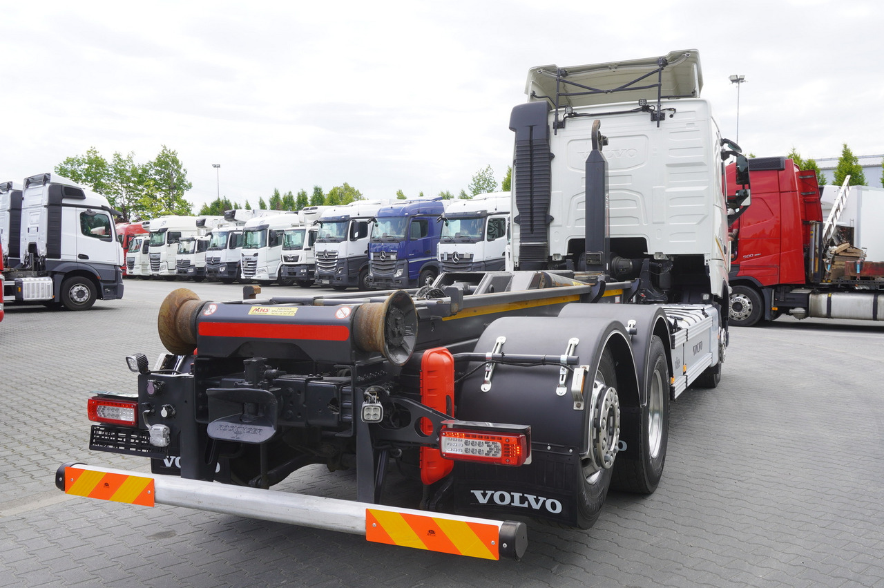 VOLVO FH 500 / VDL hooklift 21 tons / 2022 / steering 3d axle / 2 units - Hook lift truck: picture 5 VOLVO FH 500 / VDL hooklift 21 tons / 2022 / steering 3d axle / 2 units - Hook lift truck: picture 5