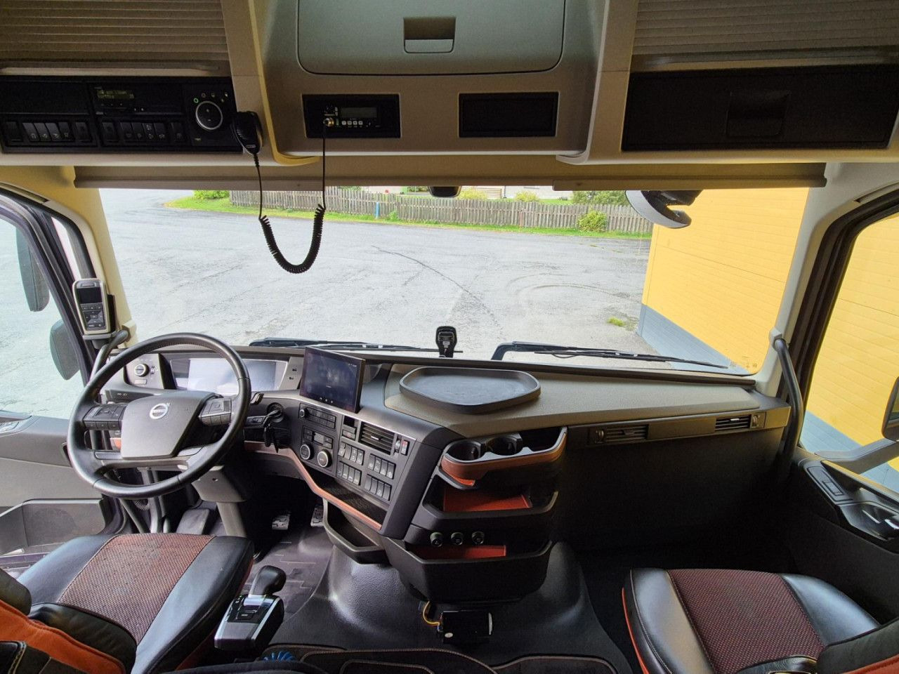 Crane truck for transportation of timber VOLVO FH 750 8x4 / 2 lifted axles / timber truck: picture 13