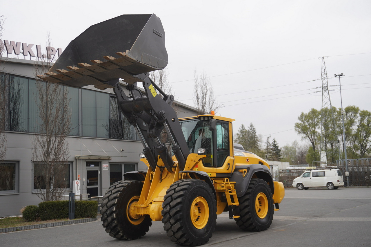 VOLVO L120H - Wheel loader: picture 2 VOLVO L120H - Wheel loader: picture 2