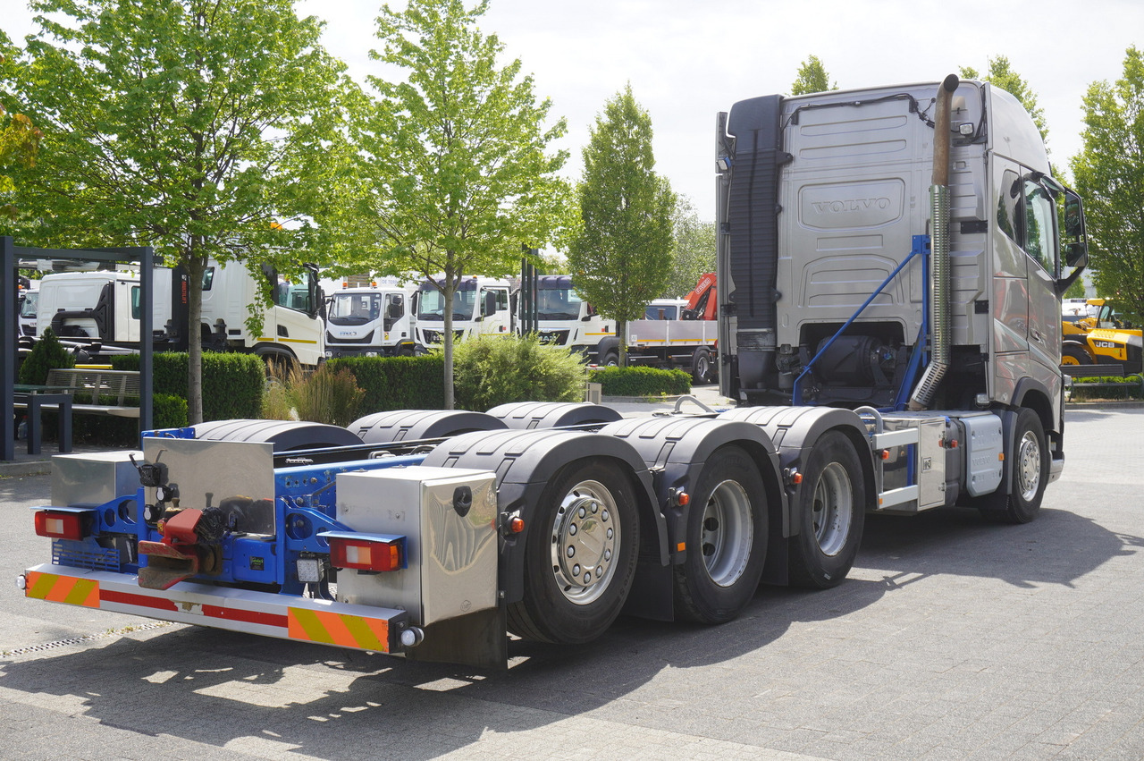 VOLVO Volvo FH16 750 8x4x4 / 750 HP! / Frame 685 cm / Steered 4th axle - Crane truck: picture 5 VOLVO Volvo FH16 750 8x4x4 / 750 HP! / Frame 685 cm / Steered 4th axle - Crane truck: picture 5
