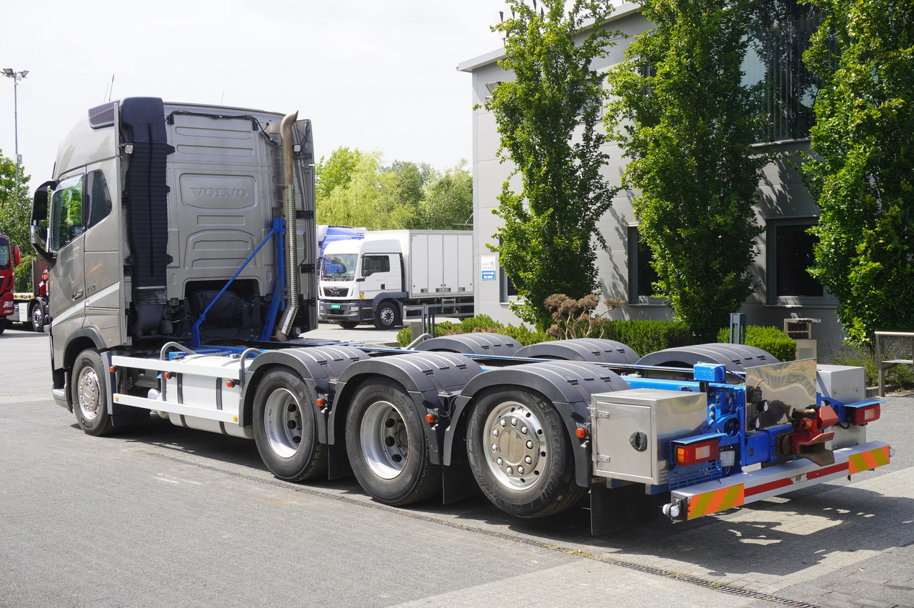 VOLVO Volvo FH16 750 8x4x4 / 750 HP! / Frame 685 cm / Steered 4th axle - Crane truck: picture 4 VOLVO Volvo FH16 750 8x4x4 / 750 HP! / Frame 685 cm / Steered 4th axle - Crane truck: picture 4