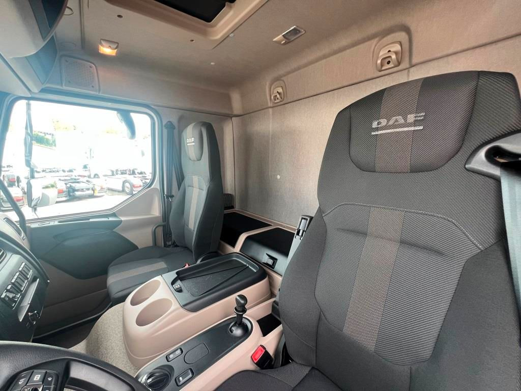 Curtainsider truck DAF XB 290 FA 16t Junge Curtainsider LBW 1.5 to. AHK: picture 12
