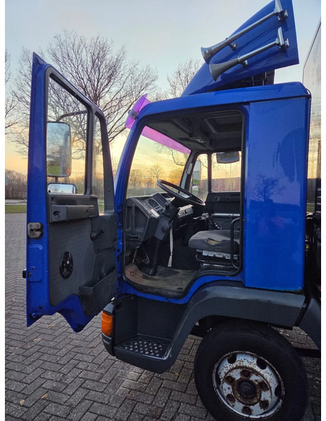 MAN L20 Full steel suspension Manual Dieslpump - Box truck: picture 5 MAN L20 Full steel suspension Manual Dieslpump - Box truck: picture 5