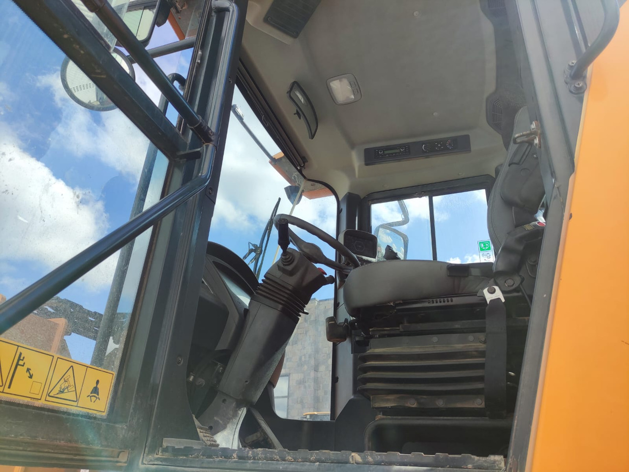 HYUNDAI HL955 - Wheel loader: picture 5 HYUNDAI HL955 - Wheel loader: picture 5