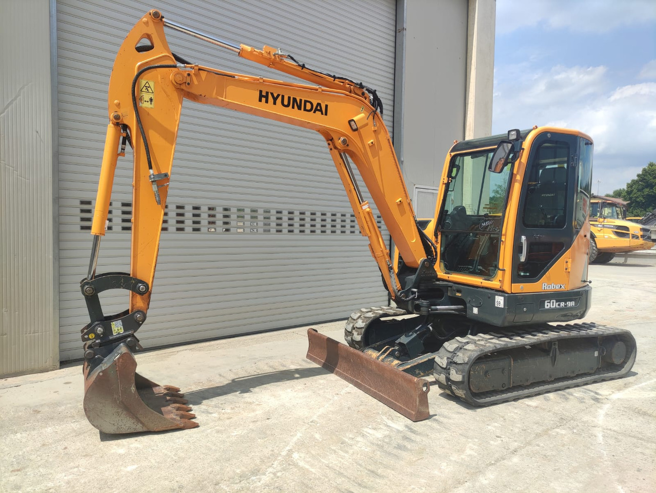 HYUNDAI R60CR-9A - Mini excavator: picture 1 HYUNDAI R60CR-9A - Mini excavator: picture 1