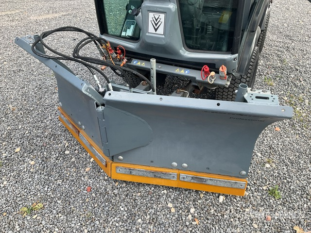 2017 Kaercher MIC 34 C 4x4 Utility Vehicle - Flail mower/ Mulcher: picture 5 2017 Kaercher MIC 34 C 4x4 Utility Vehicle - Flail mower/ Mulcher: picture 5