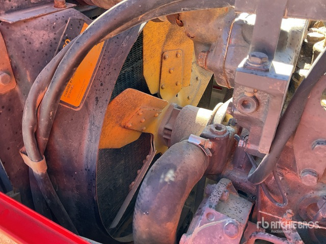 1997 Massey Ferguson 374S 2WD Tractor - Farm tractor: picture 5 1997 Massey Ferguson 374S 2WD Tractor - Farm tractor: picture 5