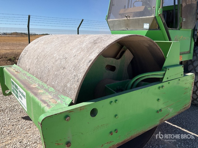 1999 Dynapac CA251-D Smooth Drum Compactor - Compactor: picture 4 1999 Dynapac CA251-D Smooth Drum Compactor - Compactor: picture 4