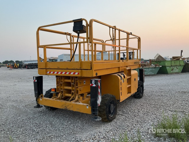 2001 Haulotte H12 SDX 4x4 Scissor Lift - Scissor lift: picture 4 2001 Haulotte H12 SDX 4x4 Scissor Lift - Scissor lift: picture 4