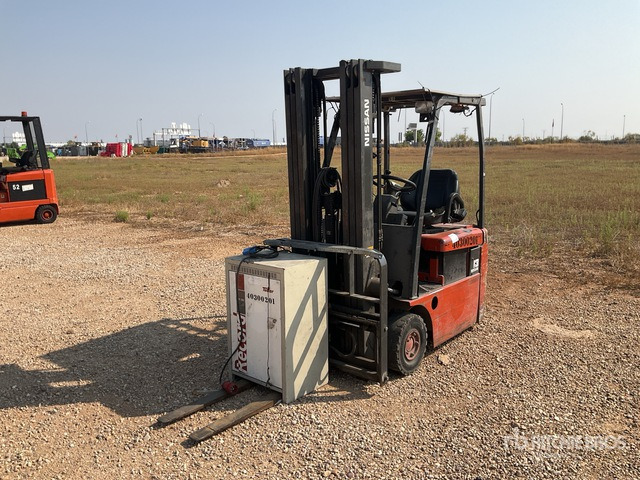2002 Nissan SN01L13HQ (Inoperable) Electric Forklift - Electric forklift: picture 1 2002 Nissan SN01L13HQ (Inoperable) Electric Forklift - Electric forklift: picture 1
