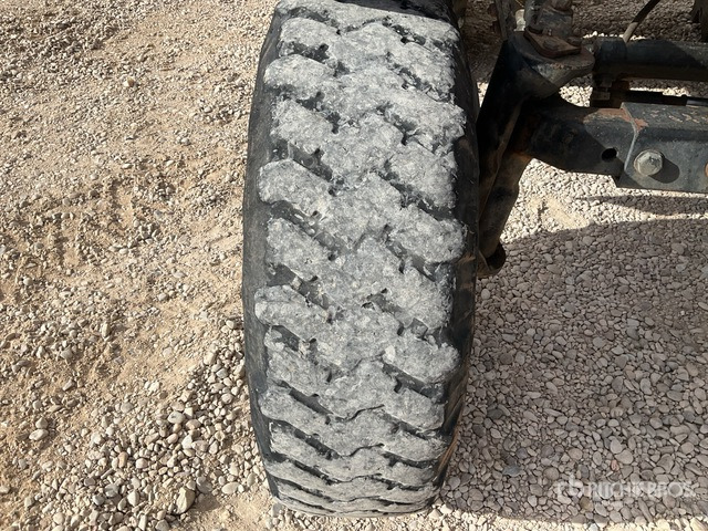 2003 New Holland TS110 2WD Tractor - Farm tractor: picture 5 2003 New Holland TS110 2WD Tractor - Farm tractor: picture 5