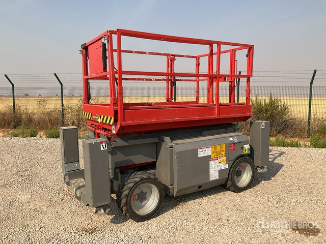 2006 Genie GS3268 4x4 Diesel Scissor Lift - Scissor lift: picture 3 2006 Genie GS3268 4x4 Diesel Scissor Lift - Scissor lift: picture 3