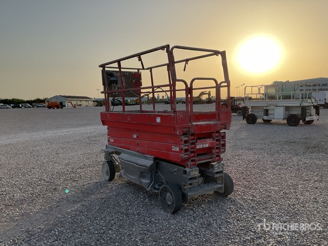2007 JLG 3246ES Electric (Inoperable) Scissor Lift - Scissor lift: picture 3 2007 JLG 3246ES Electric (Inoperable) Scissor Lift - Scissor lift: picture 3