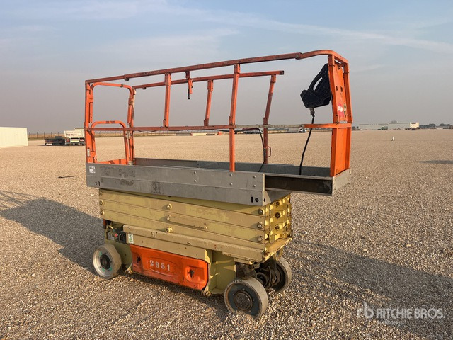 2008 JLG 2630ES (Inoperable) Scissor Lift - Scissor lift: picture 4 2008 JLG 2630ES (Inoperable) Scissor Lift - Scissor lift: picture 4