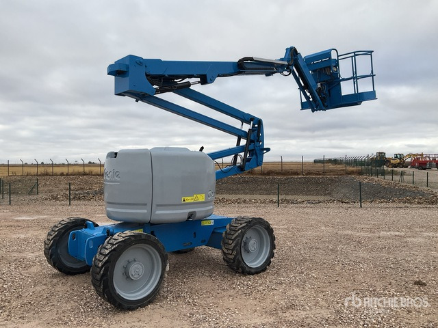2013 Genie Z45/25J 4WD Diesel Articulating Boom Lift - Articulated boom: picture 2 2013 Genie Z45/25J 4WD Diesel Articulating Boom Lift - Articulated boom: picture 2