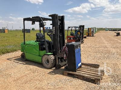 CLARK GEX30 - Electric forklift: picture 4 CLARK GEX30 - Electric forklift: picture 4