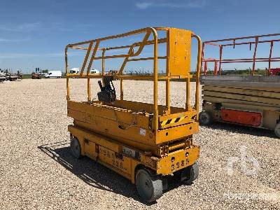 HAULOTTE COMPACT 8 Electric (Inoperable) - Scissor lift: picture 2 HAULOTTE COMPACT 8 Electric (Inoperable) - Scissor lift: picture 2