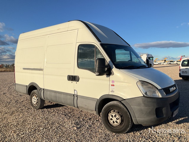 2009 Iveco Daily 35S13 Cargo Van - Van: picture 4 2009 Iveco Daily 35S13 Cargo Van - Van: picture 4