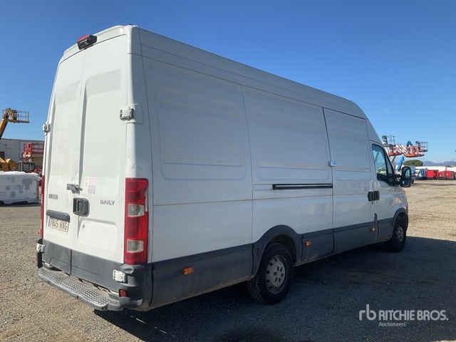 2014 Iveco Daily 35S15 Van Truck - Van: picture 3 2014 Iveco Daily 35S15 Van Truck - Van: picture 3