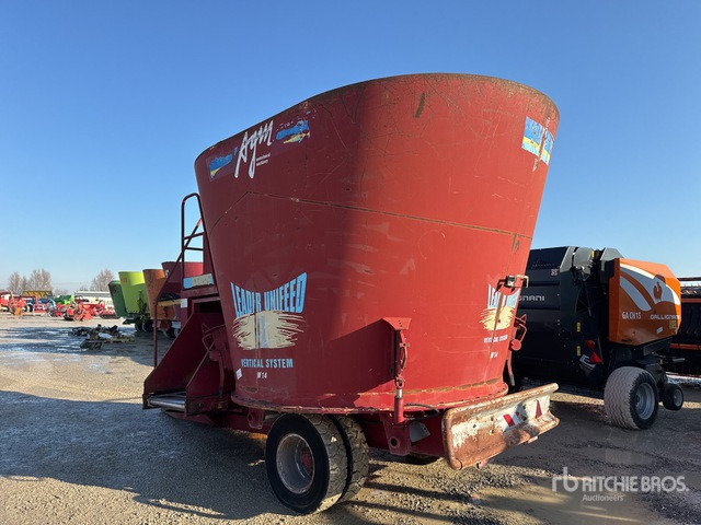 1993 AGM W14 Feed Wagon - Forage mixer wagon: picture 2 1993 AGM W14 Feed Wagon - Forage mixer wagon: picture 2