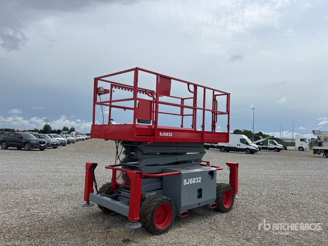 2007 Skyjack SJ6832 RT Diesel Scissor Lift - Scissor lift: picture 4 2007 Skyjack SJ6832 RT Diesel Scissor Lift - Scissor lift: picture 4