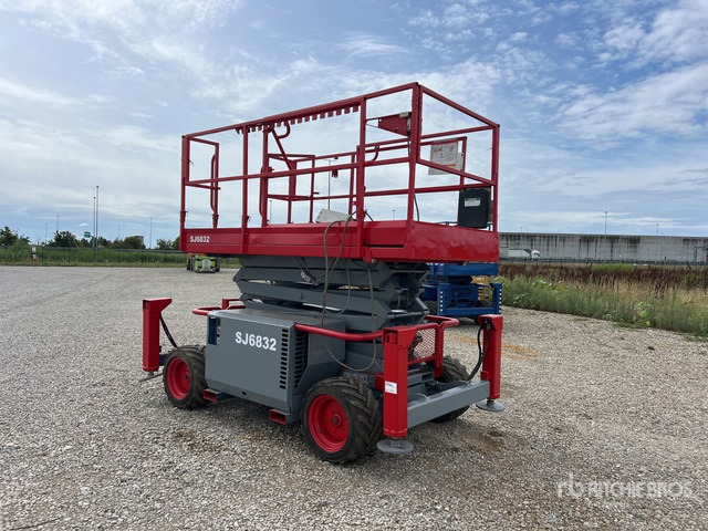 2007 Skyjack SJ6832 RT Diesel Scissor Lift - Scissor lift: picture 1 2007 Skyjack SJ6832 RT Diesel Scissor Lift - Scissor lift: picture 1