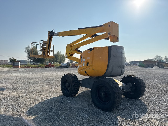 2008 Haulotte HA18PX (Inoperable) Articulating Boom Lift - Articulated boom: picture 4 2008 Haulotte HA18PX (Inoperable) Articulating Boom Lift - Articulated boom: picture 4
