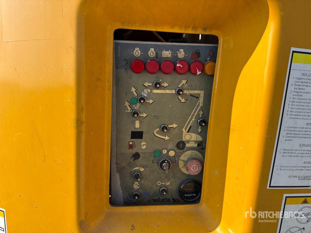 2009 Haulotte HA260PX Diesel Articulating Boom Lift - Articulated boom: picture 5 2009 Haulotte HA260PX Diesel Articulating Boom Lift - Articulated boom: picture 5