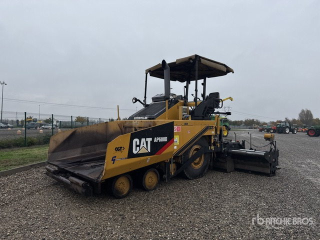 2010 Cat AP600D Wheel Asphalt Paver - Asphalt paver: picture 1 2010 Cat AP600D Wheel Asphalt Paver - Asphalt paver: picture 1