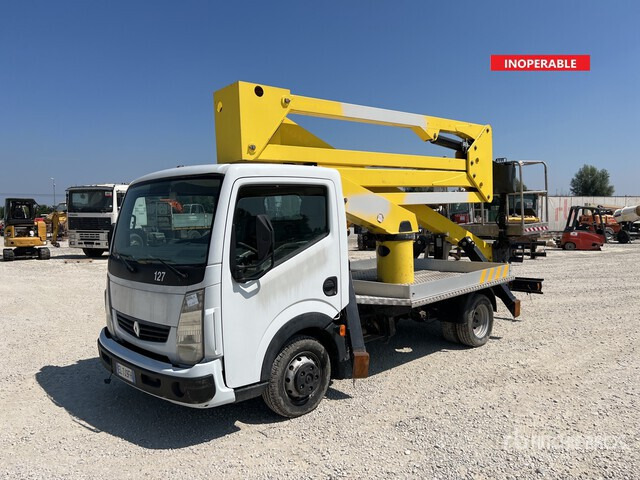 2011 Renault 2011 Socage DA320 20 m on (Inop ... Bucket Truck - Truck mounted aerial platform: picture 1 2011 Renault 2011 Socage DA320 20 m on (Inop ... Bucket Truck - Truck mounted aerial platform: picture 1