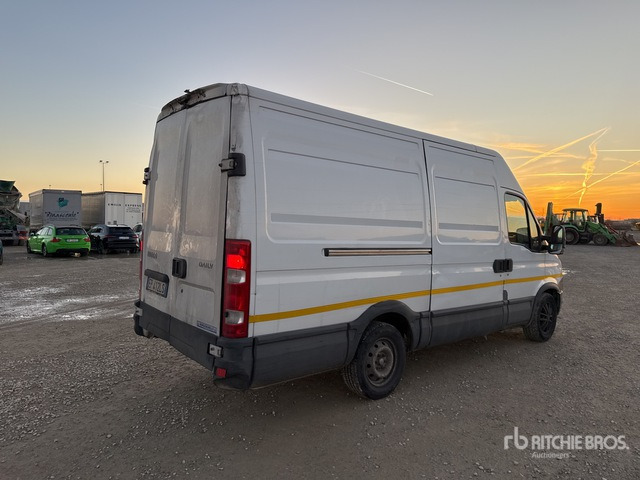 2013 Iveco Daily Van Truck - Box truck: picture 3 2013 Iveco Daily Van Truck - Box truck: picture 3