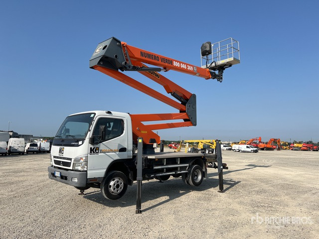 2013 Mitsubishi Canter 2013 Socage DA328 28 m on 4x2 Bucket Truck - Truck mounted aerial platform: picture 4 2013 Mitsubishi Canter 2013 Socage DA328 28 m on 4x2 Bucket Truck - Truck mounted aerial platform: picture 4