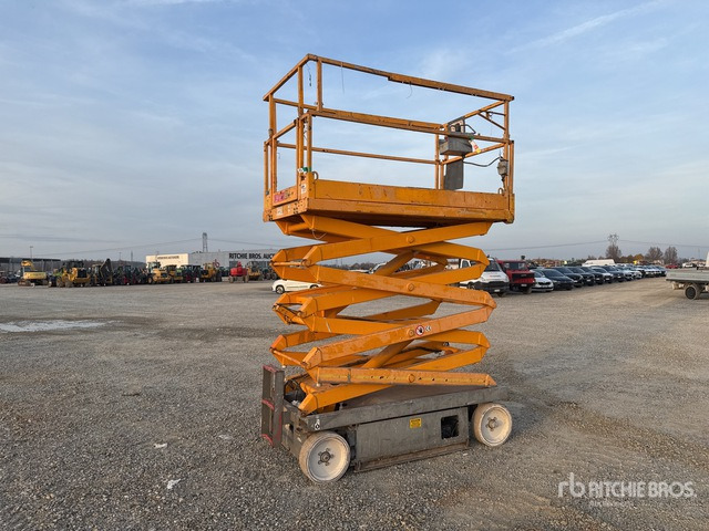 2013 Skyjack SJIII4626 Electric Scissor Lift - Scissor lift: picture 1 2013 Skyjack SJIII4626 Electric Scissor Lift - Scissor lift: picture 1
