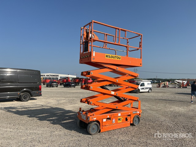 2015 Haulotte Compact 10 Electric Scissor Lift - Scissor lift: picture 3 2015 Haulotte Compact 10 Electric Scissor Lift - Scissor lift: picture 3