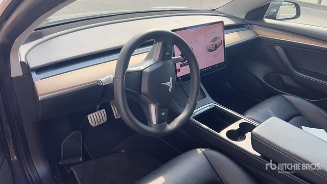 2021 Tesla Model 3 3 PERFORMANCE DUAL MOTOR 4WD Automobile - Car: picture 5 2021 Tesla Model 3 3 PERFORMANCE DUAL MOTOR 4WD Automobile - Car: picture 5