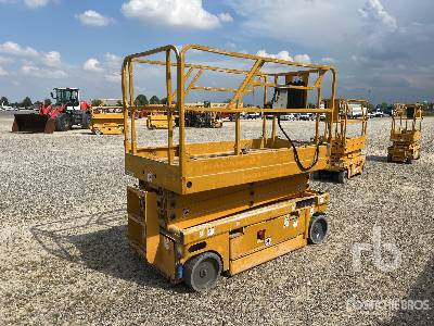 HAULOTTE COMPACT 10 Electric (Inoperable) - Scissor lift: picture 4 HAULOTTE COMPACT 10 Electric (Inoperable) - Scissor lift: picture 4