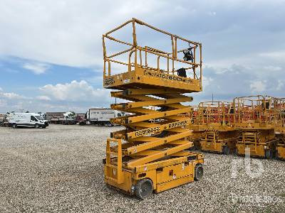 HAULOTTE COMPACT 14 Electric - Scissor lift: picture 3 HAULOTTE COMPACT 14 Electric - Scissor lift: picture 3