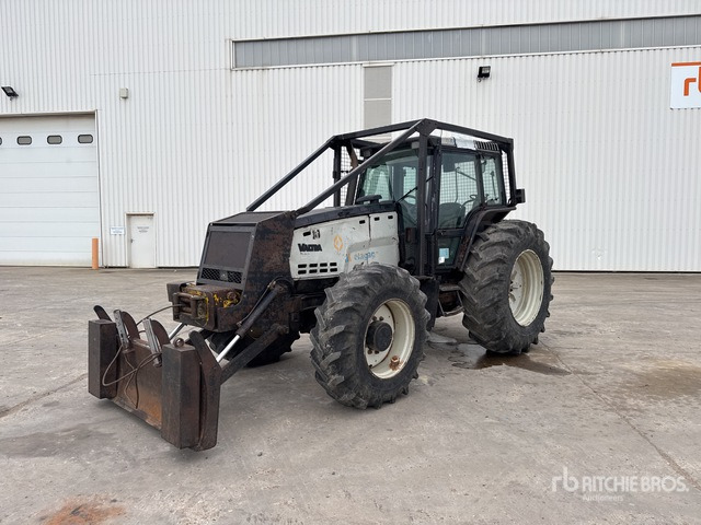 2003 Valmet 8950HI 4x4 Tracteur Agricole 4WD Tractor - Farm tractor: picture 1 2003 Valmet 8950HI 4x4 Tracteur Agricole 4WD Tractor - Farm tractor: picture 1