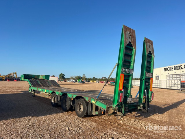 2006 ACTM S46315 Semi-Remorque Porte-Engins 3 Es ... Lowboy Trailer - Low loader semi-trailer: picture 4 2006 ACTM S46315 Semi-Remorque Porte-Engins 3 Es ... Lowboy Trailer - Low loader semi-trailer: picture 4
