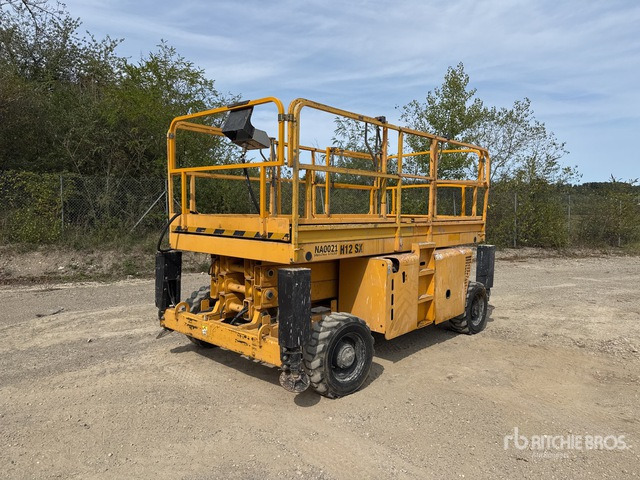 2008 Haulotte H12SX 4x4 Diesel Nacelle Ciseau Scissor Lift - Scissor lift: picture 2 2008 Haulotte H12SX 4x4 Diesel Nacelle Ciseau Scissor Lift - Scissor lift: picture 2