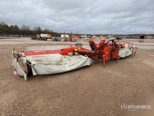 2012 Kuhn FC883 FF Lift Control 8800 mm 3-Point Hitch Faucheuse ... Mower Conditioner - Mower: picture 1 2012 Kuhn FC883 FF Lift Control 8800 mm 3-Point Hitch Faucheuse ... Mower Conditioner - Mower: picture 1