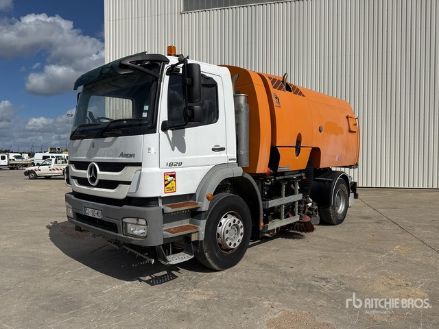 2012 Mercedes-Benz AXOR 1829 Eurovoirie on Balayeuse Sweeper Truck - Road sweeper: picture 2 2012 Mercedes-Benz AXOR 1829 Eurovoirie on Balayeuse Sweeper Truck - Road sweeper: picture 2