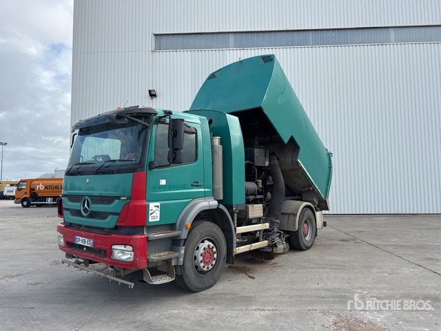 2012 Mercedes-Benz Axor 2012 Brock 7M3 on Balayeuse Sweeper Truck - Road sweeper: picture 3 2012 Mercedes-Benz Axor 2012 Brock 7M3 on Balayeuse Sweeper Truck - Road sweeper: picture 3