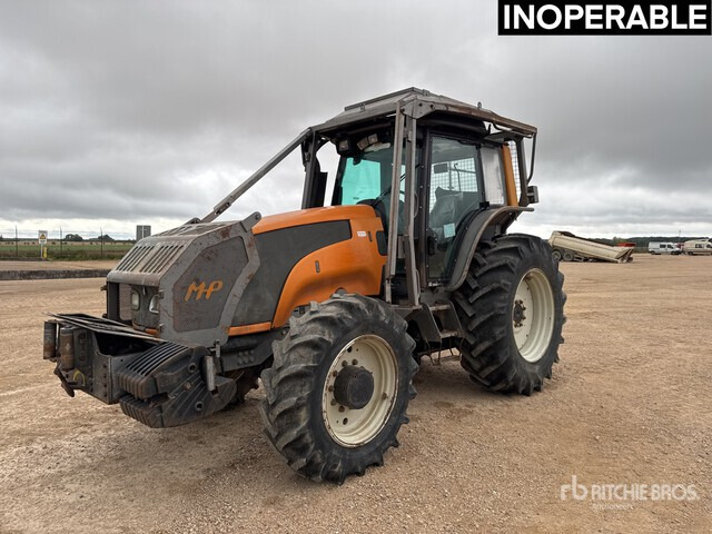 2012 Valtra T121 Tracteur Agricole (Inoperable) 4WD Tractor - Farm tractor: picture 1 2012 Valtra T121 Tracteur Agricole (Inoperable) 4WD Tractor - Farm tractor: picture 1