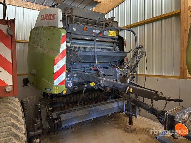 2014 Claas Variant 370 Presse A Balles Rondes 1 Essieu Round Baler - Round baler: picture 1 2014 Claas Variant 370 Presse A Balles Rondes 1 Essieu Round Baler - Round baler: picture 1
