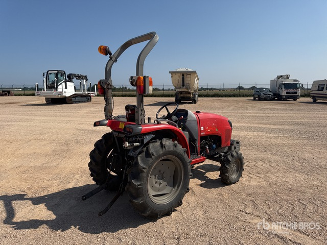 2015 Kubota STW34R 4WD Tracteur Utilitaire (Inoper ... Utility Tractor - Compact tractor: picture 3 2015 Kubota STW34R 4WD Tracteur Utilitaire (Inoper ... Utility Tractor - Compact tractor: picture 3